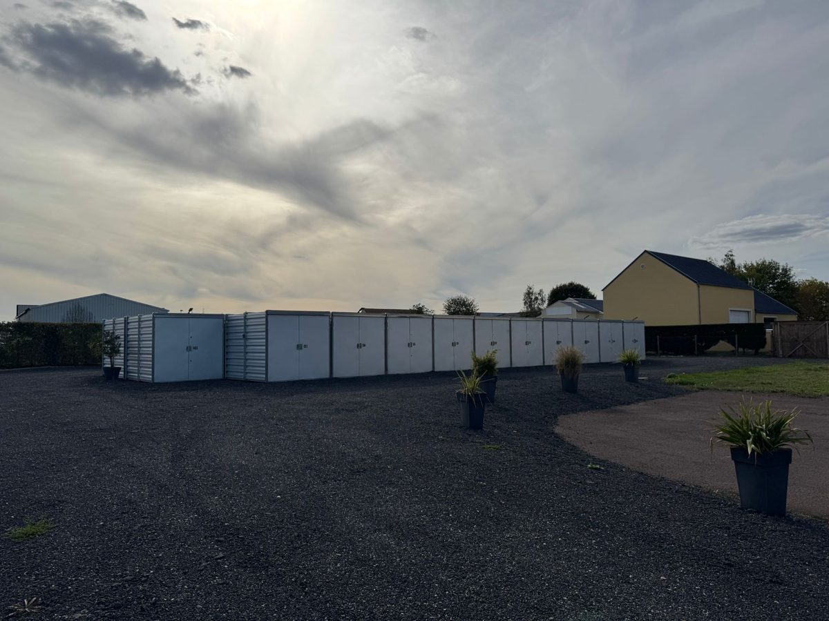 Containers de stockage extérieurs à Argences